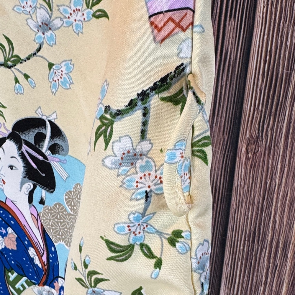 Vintage Kimono with Geisha Print Robe - Picture 10 of 10